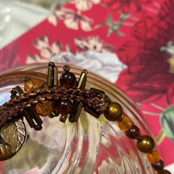 Vintage Made in Western Germany 15 1/2” necklace Lucite leaves/beads/glass beads - Picture 10 of 12